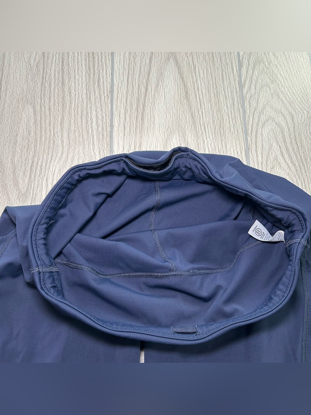 Athleta Ultimate Stash Pocket 9" Biker Shorts Women’s L Navy Blue Yoga Stretch - Picture 5 of 15